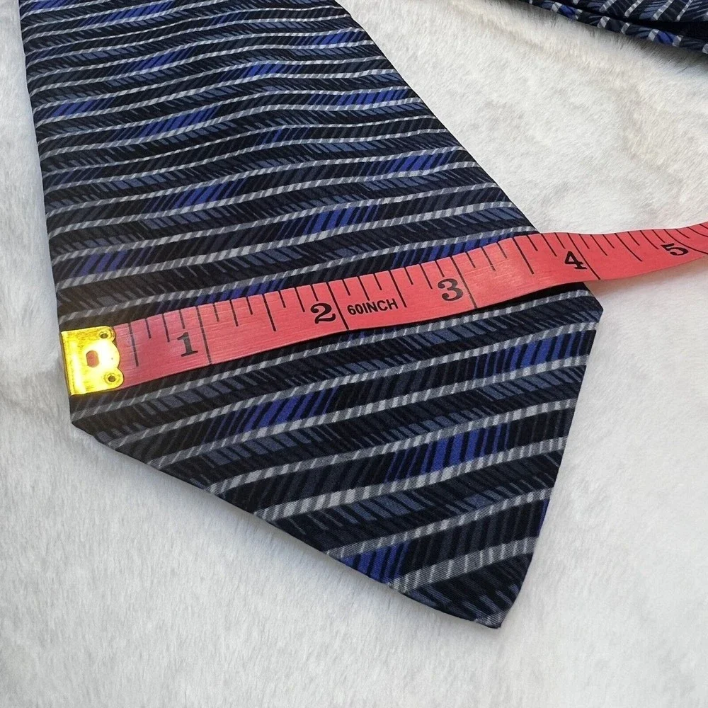 Oscar de la Renta Blue Striped Silk Tie